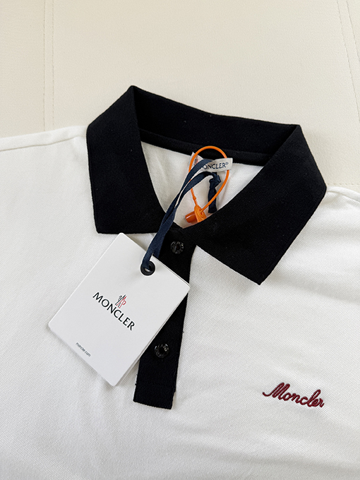 モンクレール Moncler 刺繍入り半袖ポロシャツ