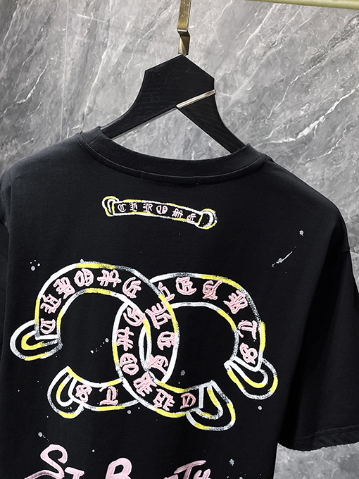 クロムハーツ クラシックなサンスクリットの手描き削り漂白された半袖Tシャツ