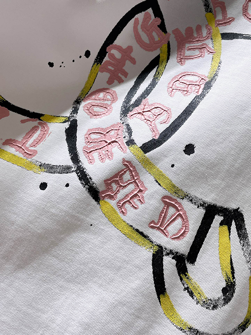 クロムハーツ クラシックなサンスクリットの手描き削り漂白された半袖Tシャツ