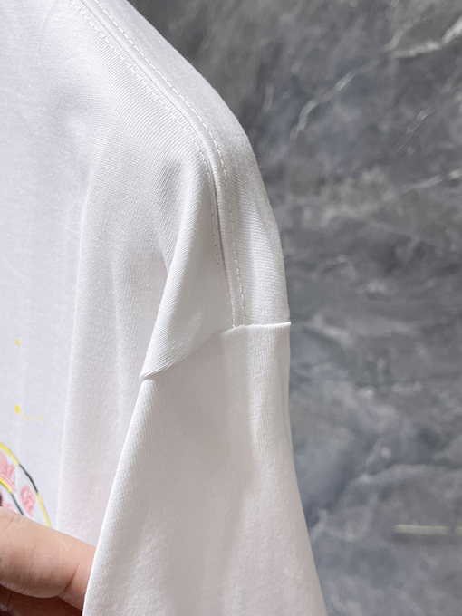 クロムハーツ クラシックなサンスクリットの手描き削り漂白された半袖Tシャツ