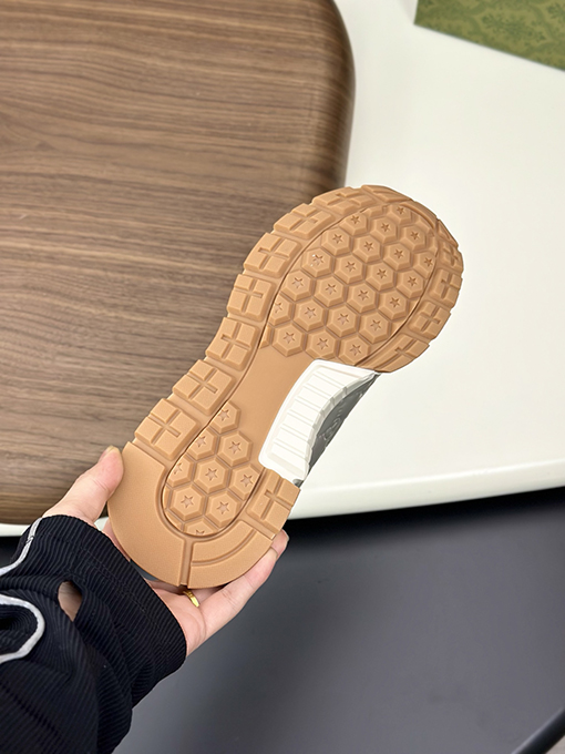 グッチ カジュアルスポーツシューズ