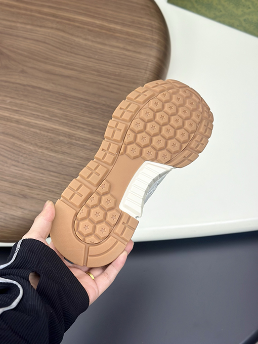 グッチ カジュアルスポーツシューズ