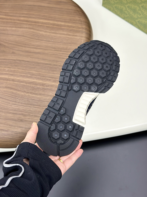 グッチ カジュアルスポーツシューズ