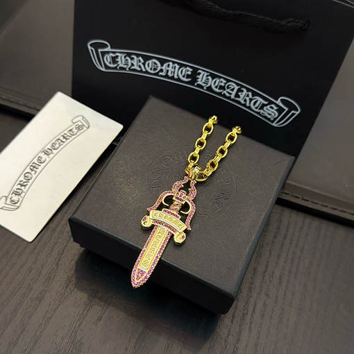 クロムハーツ クロムハーツ ピンクダイヤモンドの剣ペンダント付きゴールドレターネックレス