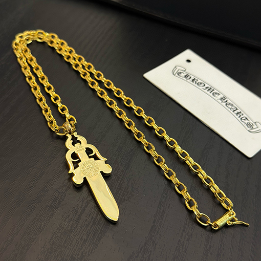 クロムハーツ クロムハーツ ピンクダイヤモンドの剣ペンダント付きゴールドレターネックレス