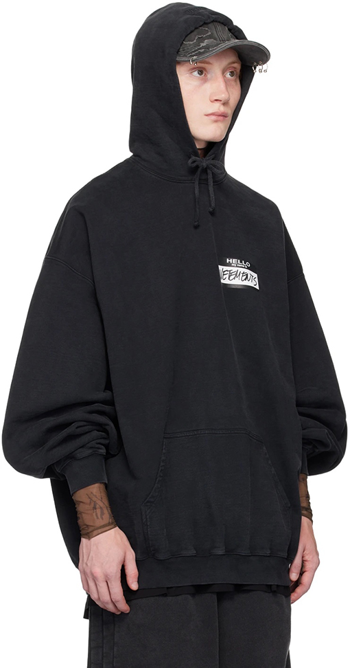 ヴェトモン VETEMENTS フロントとバックにレタリングがったウォッシュのフード付きスウェットシャツ