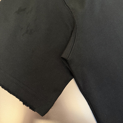 クロムハーツコピー フロントとバックにクラシックなロゴ刺繍がされた半袖Tシャツ