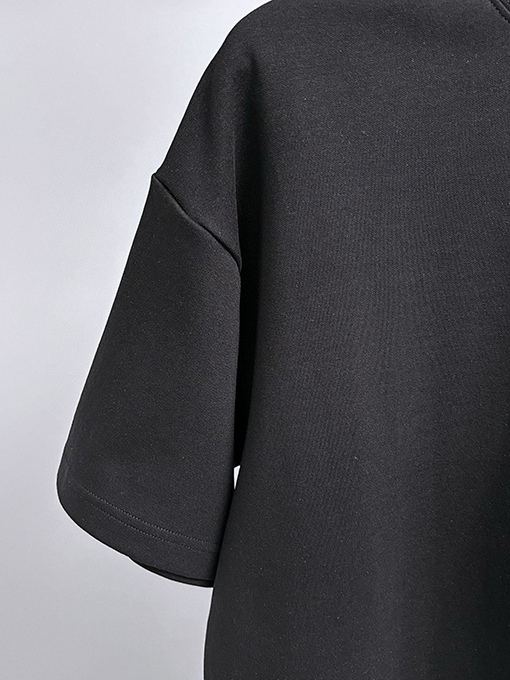 クロムハーツ 胸の後ろに重なりう刺繍がされた半袖Tシャツ