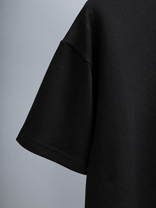 クロムハーツ 新モデル胸の後ろに重なりう刺繍がされた半袖Tシャツ