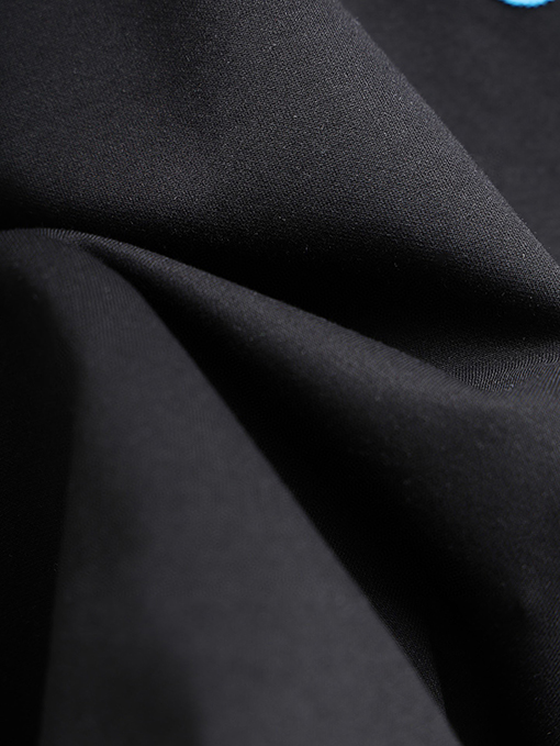 クロムハーツ 新モデル胸の後ろに重なりう刺繍がされた半袖Tシャツ