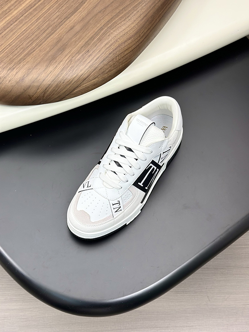 ヴァレンティノスーパーコピー VL7N レースアップローカットレザースニーカー