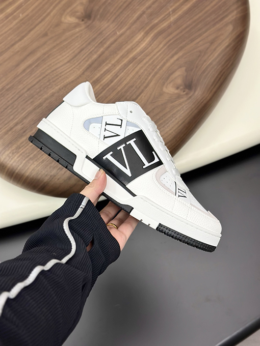 ヴァレンティノスーパーコピー VL7N レースアップローカットレザースニーカー