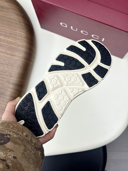 グッチ 新しいメンズレザースニーカー