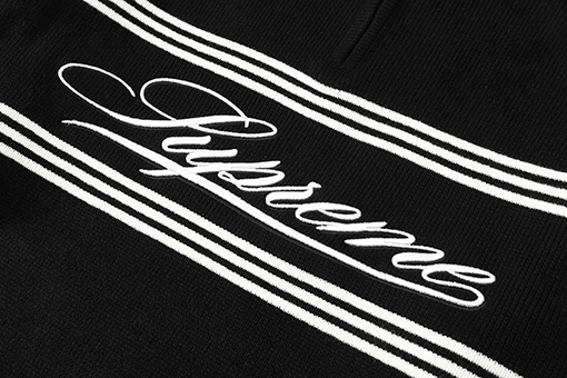 シュプリーム SUPREME Script Stripe Half Zip Sweater 筆記体の刺繍ストライプロゴハーフジップセーター