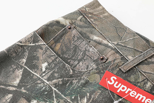 シュプリームスーパーコピー WEEK1 Baggy Jean 刺繍ポケット柄のゆったりストレートレッグジーンズ