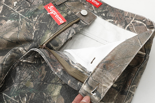 シュプリームスーパーコピー WEEK1 Baggy Jean 刺繍ポケット柄のゆったりストレートレッグジーンズ