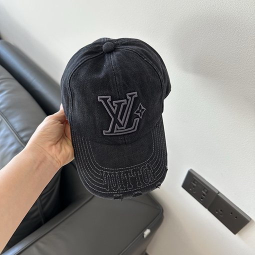 ルイヴィトンスーパーコピー LV ロゴ刺繍入りベースボールキャップ