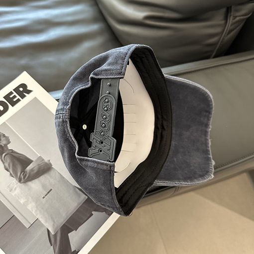 ルイヴィトンスーパーコピー LV ロゴ刺繍入りベースボールキャップ