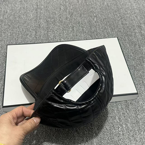シャネル 高級感とスタイリッシュなベースボールキャップ