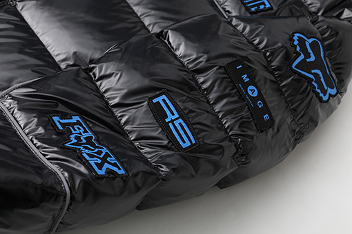 シュプリーム  WEEK9 Shiny Down Puffer Jacke 光沢のあるロゴ入りフード付きコンフォートカジュアルジャケット