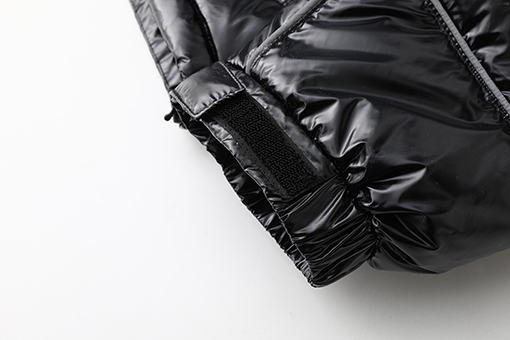 シュプリーム  WEEK9 Shiny Down Puffer Jacke 光沢のあるロゴ入りフード付きコンフォートカジュアルジャケット