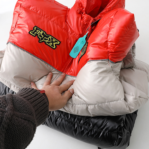 シュプリーム  WEEK9 Shiny Down Puffer Jacke 光沢のあるロゴ入りフード付きコンフォートカジュアルジャケット