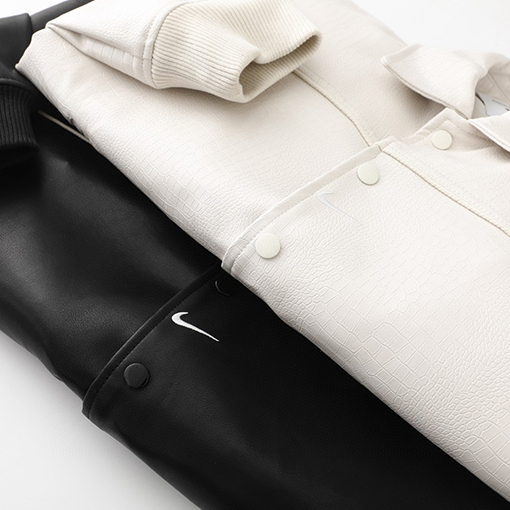 シュプリーム X ナイキ  WEEK4 Leather Varsity Jacket 背中にロゴがったレザーのバーシティジャケット