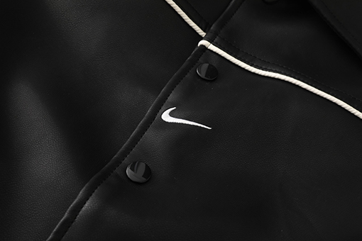 シュプリーム X ナイキ  WEEK4 Leather Varsity Jacket 背中にロゴがったレザーのバーシティジャケット