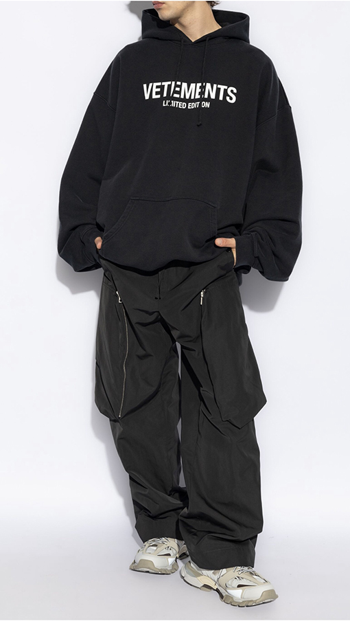 ヴェトモン VETEMENTS 新しいフード付きスウェットシャツ