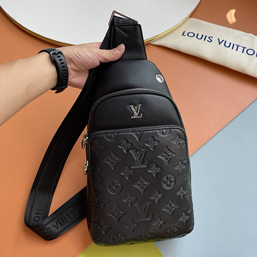 ルイヴィトンコピー LV クラシックエンボスメンズチェストバッグ