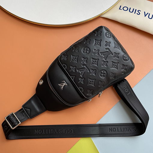 ルイヴィトンコピー LV クラシックエンボスメンズチェストバッグ