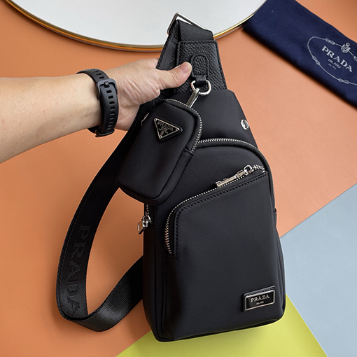 プラダスーパーコピー 新しいナイロン製メンズチェストバッグ