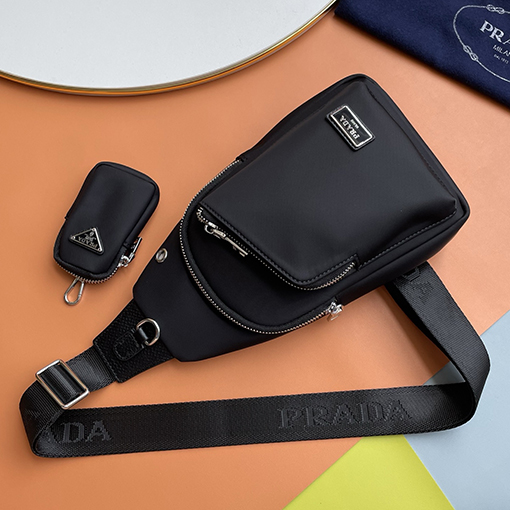 プラダスーパーコピー 新しいナイロン製メンズチェストバッグ