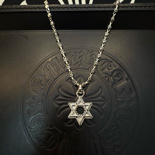 クロムハーツコピー 六芒星ペンダント付きクラシックレトロスカルネックレス