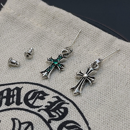 クロムハーツ クラシックなレトロなクロスイヤリング