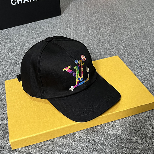 ルイヴィトンスーパーコピー LV 新しいカラフル刺繍ロゴのベースボールキャップ