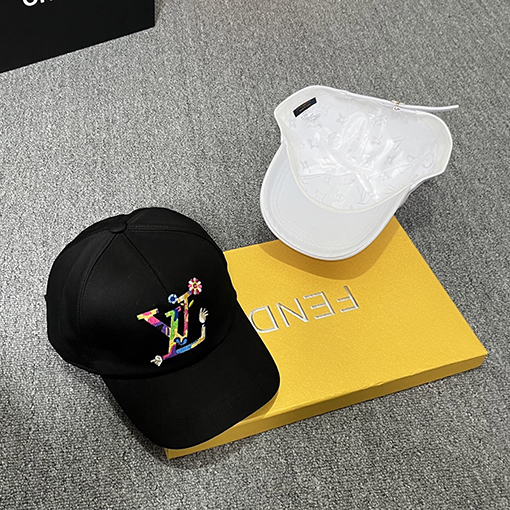 ルイヴィトンスーパーコピー LV 新しいカラフル刺繍ロゴのベースボールキャップ