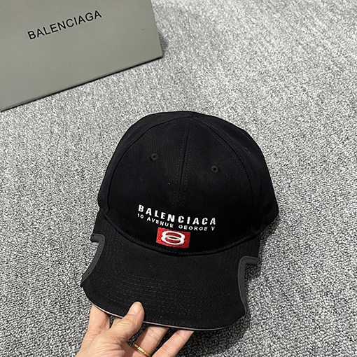 バレンシアガ BALENCIAGA 文字ロゴが刺繍されたベースボールキャップ