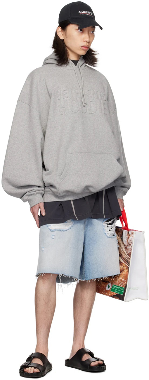 ヴェトモンコピー VETEMENTS 胸に文字がったアイロンげのフード付きスウェットシャツ