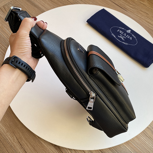 プラダコピー 高品質のメンズチェストバッグ
