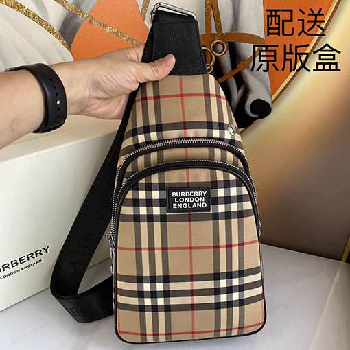 バーバリー 限定ロゴ柄ジャカードストライプメッシュチェストバッグ