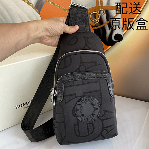 バーバリー BURBERRY 新しいメンズチェストバッグ