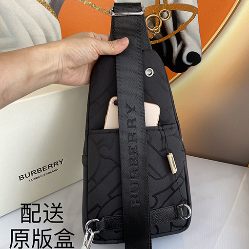 バーバリー BURBERRY 新しいメンズチェストバッグ
