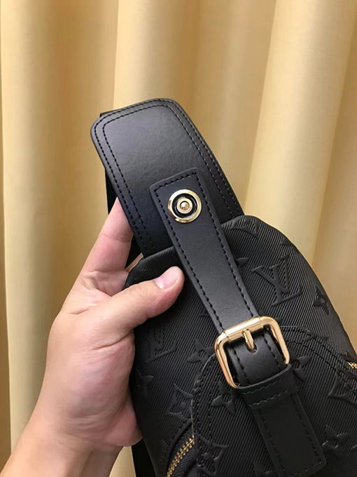 ルイヴィトン オールロゴチェストバッグ