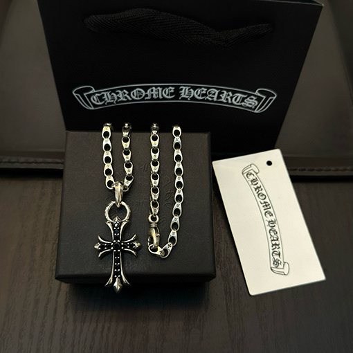 クロムハーツ ブラックダイヤモンドのクロスペンダント付きヴィンテージクロスネックレス