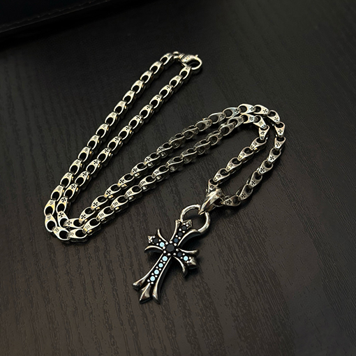 クロムハーツ ブラックダイヤモンドのクロスペンダント付きヴィンテージクロスネックレス