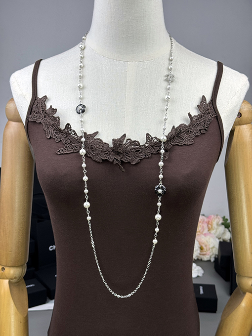 シャネル ブラックエナメルカメリアパールロングネックレス/セーターチェーン