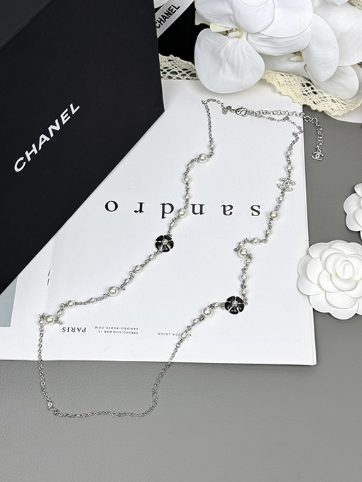 シャネル ブラックエナメルカメリアパールロングネックレス/セーターチェーン