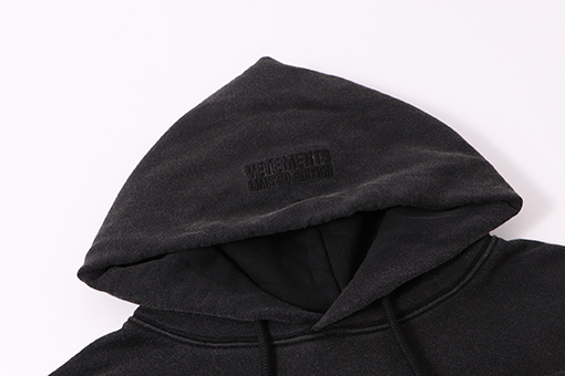 ヴェトモン フロントとバックパネルナノプリントのゆったりとしたフード付きスウェットシャツ