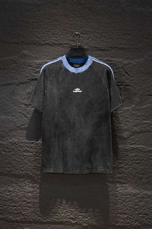 バレンシアガ Balenciaga ウォッシュのダメージ刺繍ストライプ半袖Tシャツ